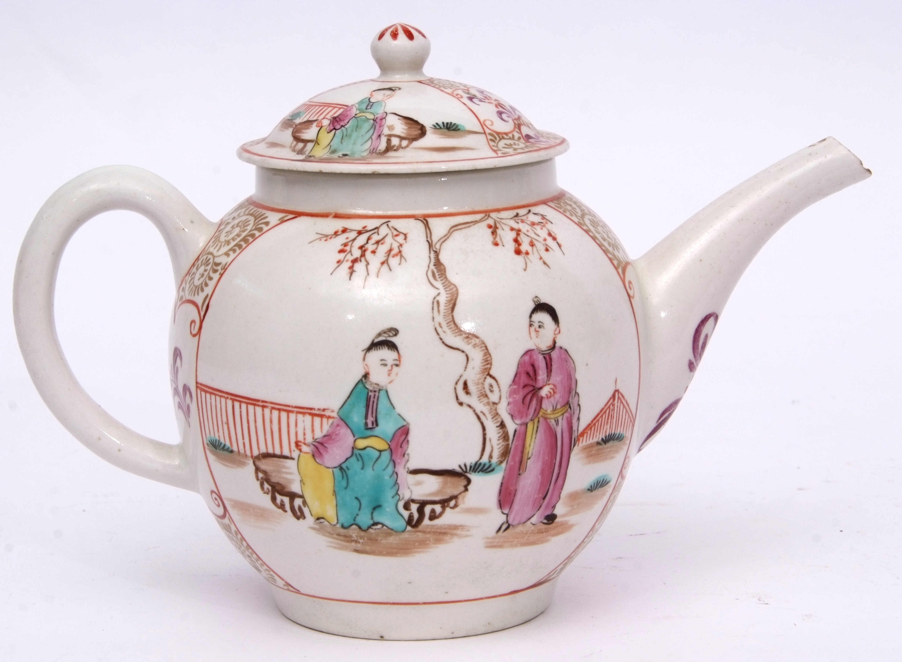Lowestoft tea pot and cover, circa 1780, decorated in polychrome with chinoiserie scenes within gilt - Image 3 of 7