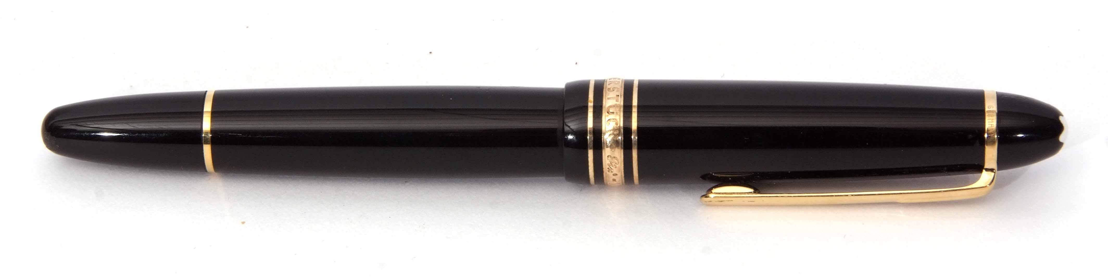 Late 20th century cased fountain pen, Mont Blanc, 4810, of typical cylindrical form with screw - Image 2 of 3