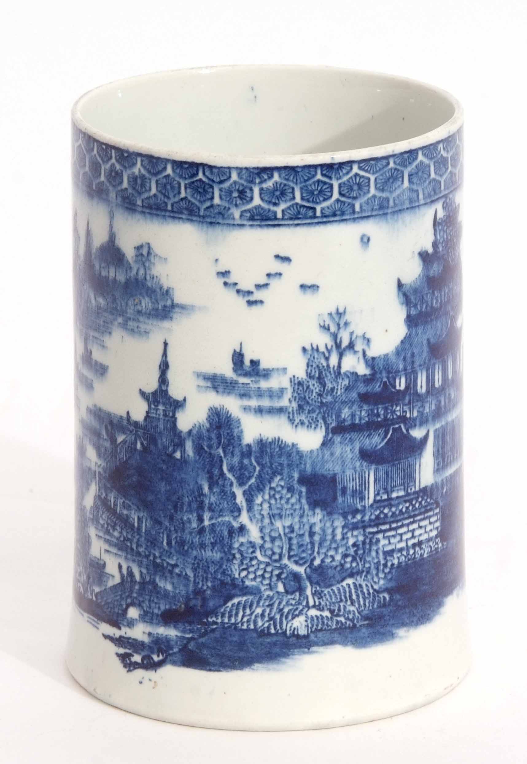 Impressive large Lowestoft tankard, circa 1780, printed in underglaze blue with the so-called temple - Image 4 of 4