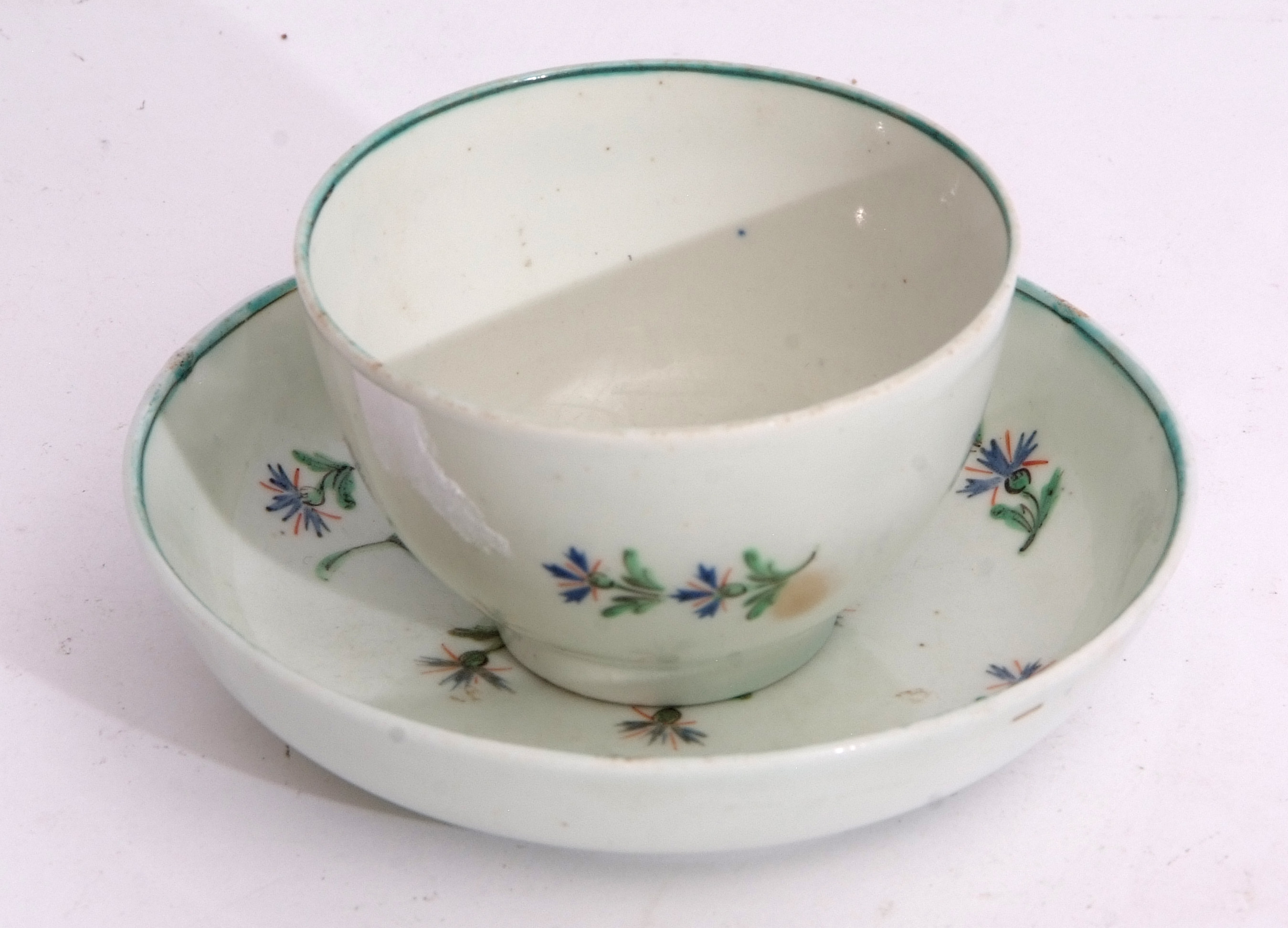 Lowestoft tea bowl and saucer decorated in polychrome with a Derby sprig design beneath a green line - Image 4 of 4