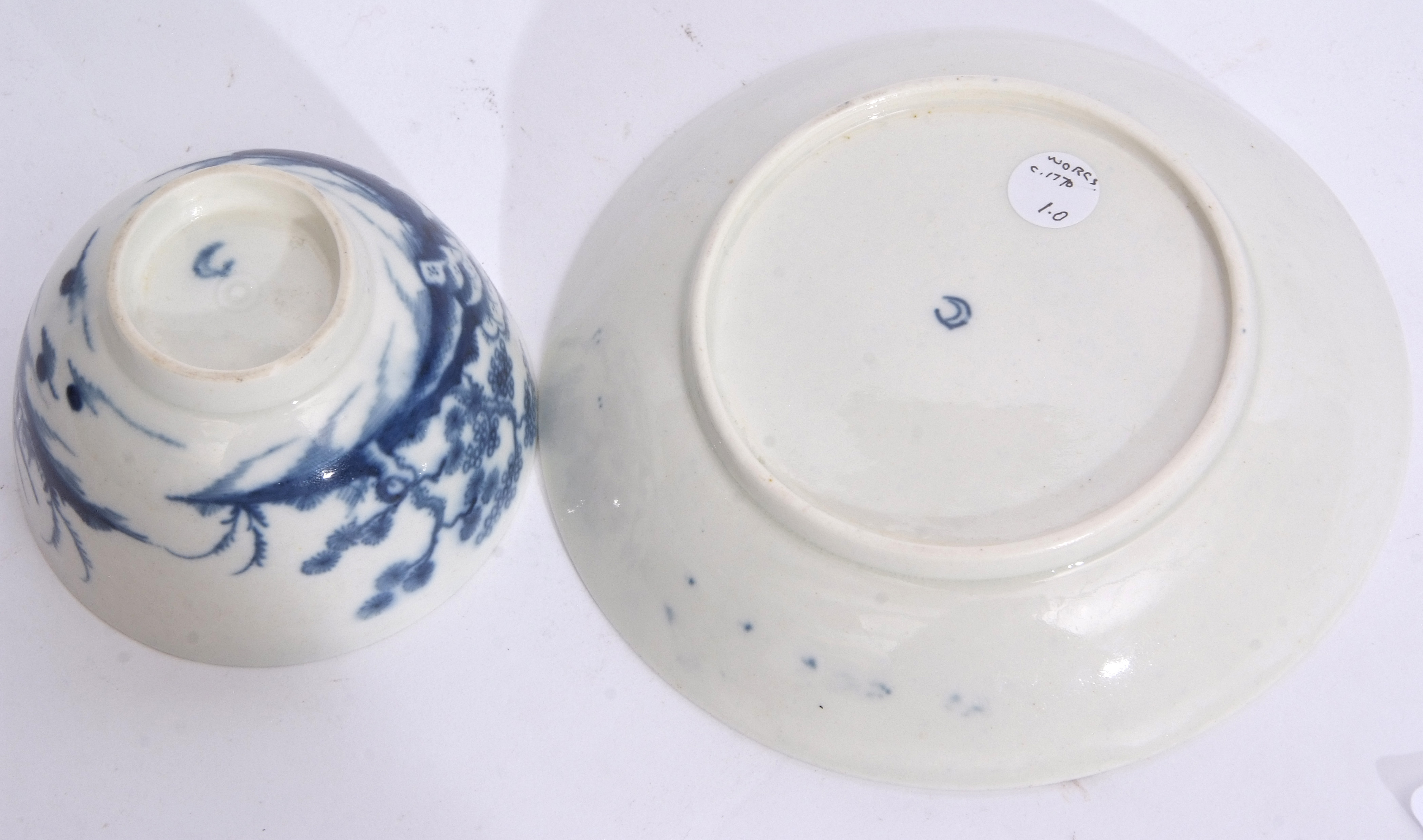 Worcester tea bowl and saucer decorated in blue and white with the Cannon Paul pattern with - Image 3 of 3