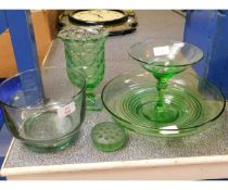 GROUP OF MIXED GREEN GLASS WARES TO INCLUDE TWO BOWLS, A CHAMPAGNE GLASS AND A VASE