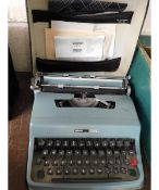 CASED OLIVETTI LETTRA 32 TYPEWRITER