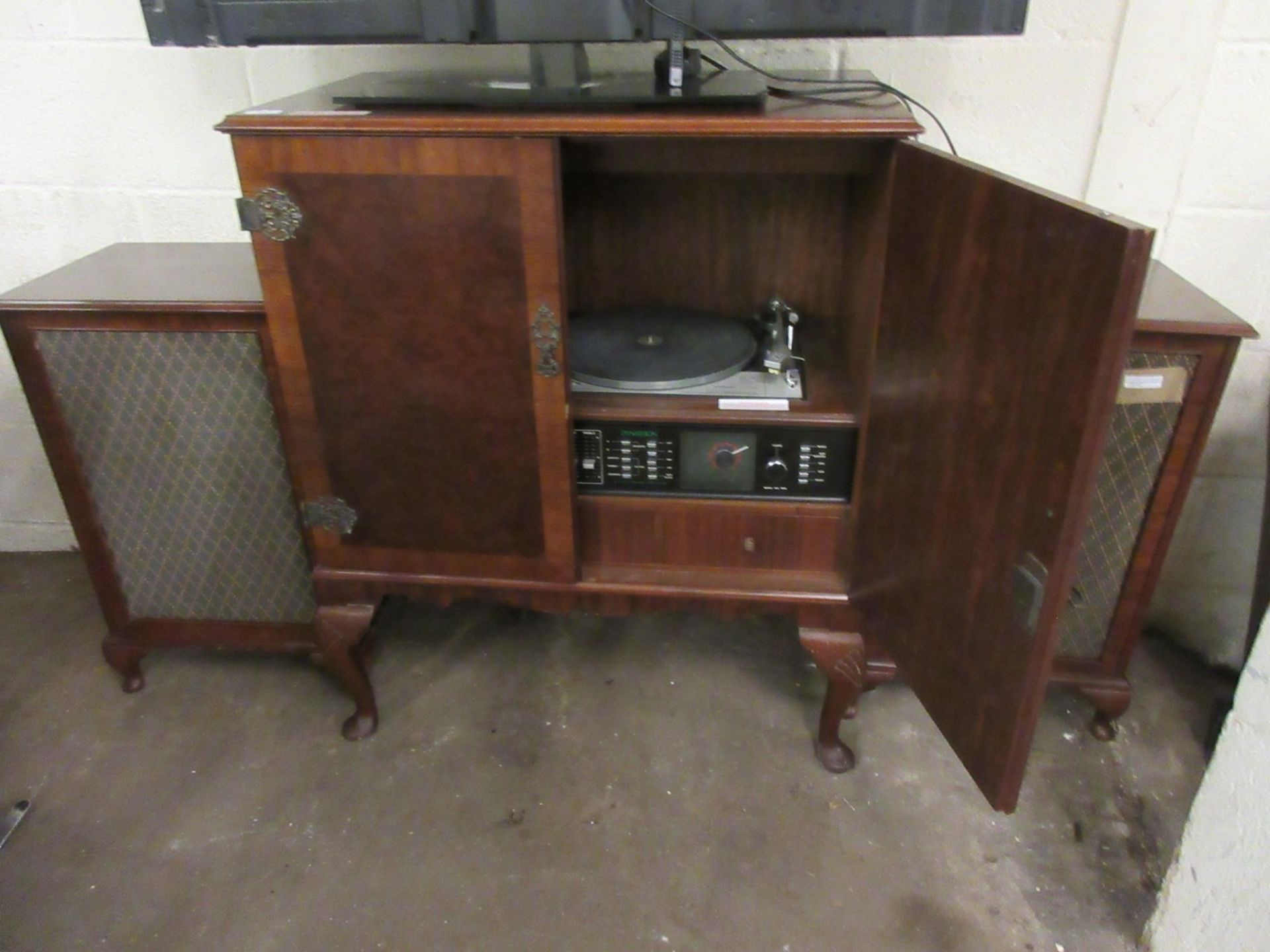 Dynatron music centre model HFC101A circa 1960s/70s, Fitted in reproduction wooden cabinet with