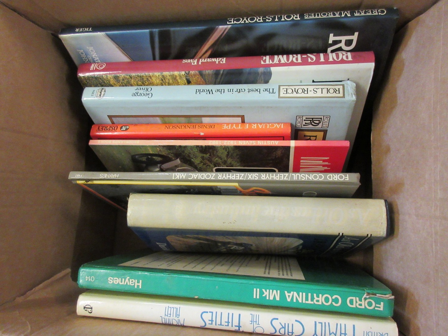 Quantity of various car interest books including family cause of the 50s Ford Cortina workshop