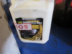 5 L bottle of Simoniz car shampoo