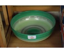 SHELLEY GREEN RIMMED BOWL