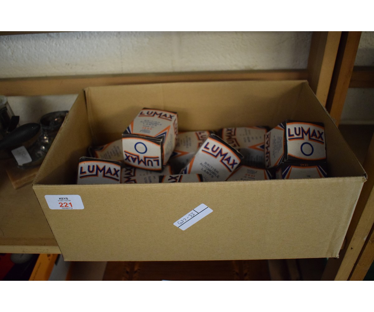 BOX CONTAINING VINTAGE LUMAX BRITISH MOBILE LAMPS, (NEW/OLD STOCK)