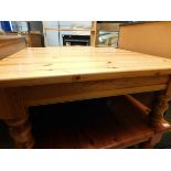 STAINED SQUARE PINE COFFEE TABLE ON TURNED LEGS