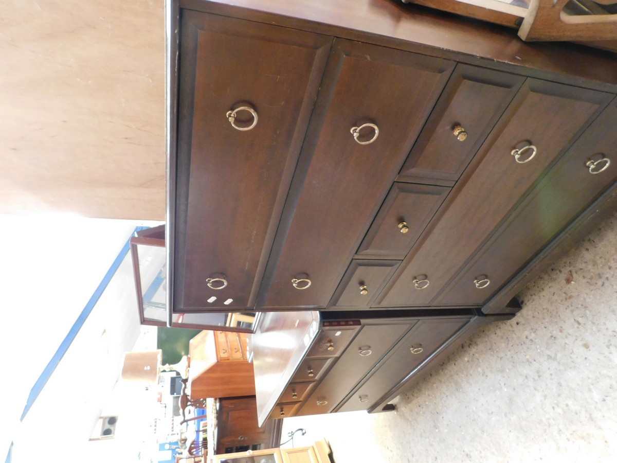STAG MINSTREL TWO PIECE BEDROOM SUITE COMPRISING A SIX DRAWER MIRROR BACK DRESSING CHEST, A SEVEN