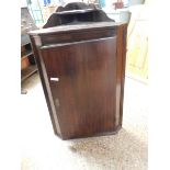 18TH CENTURY OAK SINGLE DOOR CORNER HANGING CUPBOARD