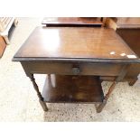 MID-20TH CENTURY OAK SINGLE DRAWER SIDE TABLE WITH OPEN SHELF ON TURNED SUPPORTS