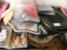 MIXED LOT OF CDS, TWO HANDLED TRAYS ETC