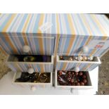 BOX CONTAINING MIXED COSTUME JEWELLERY ETC