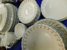 JOHNSON BROS DREAMLAND PART DINNER SERVICE