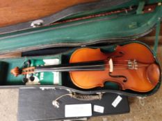 GOOD QUALITY CASED MODERN VIOLIN