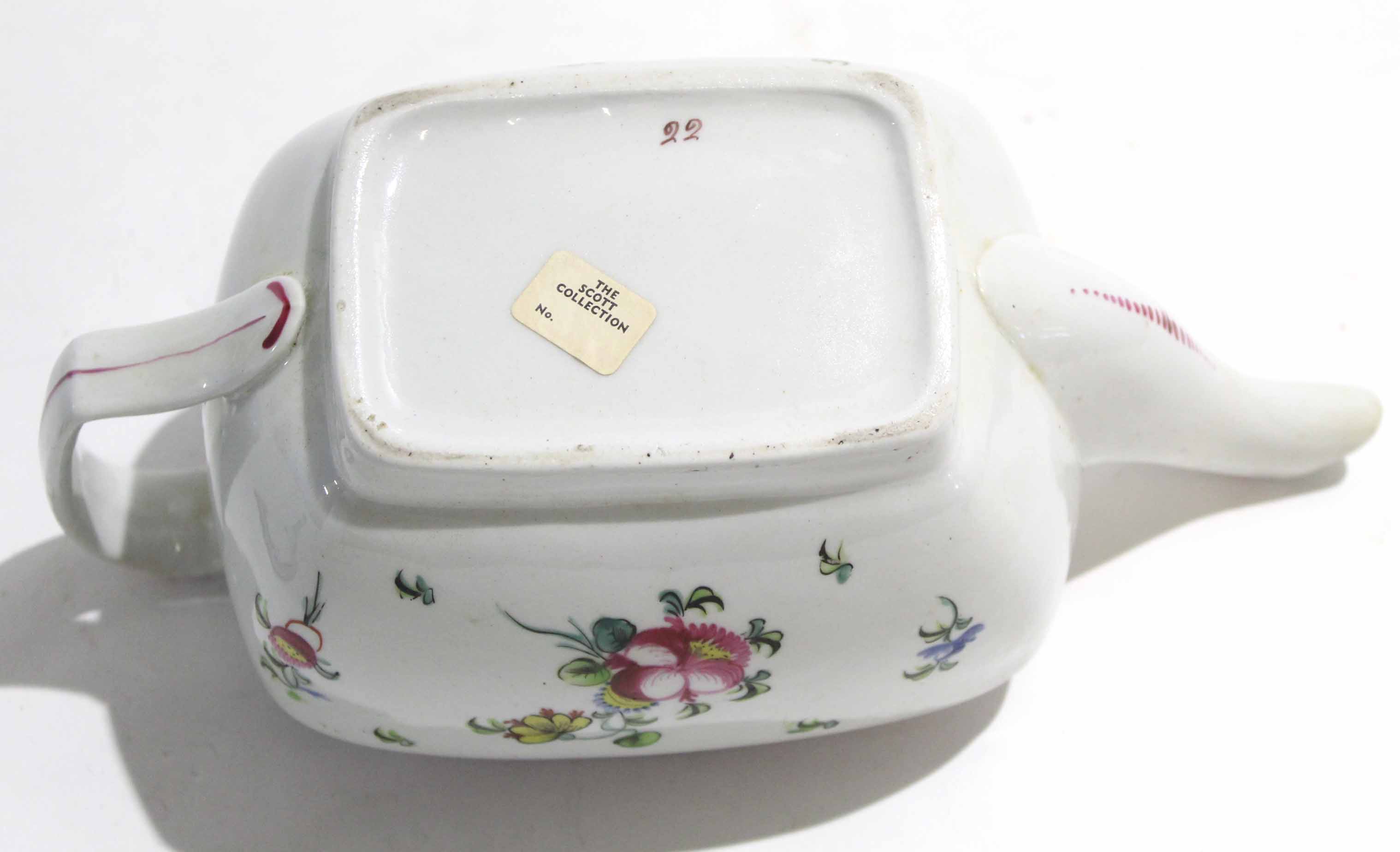 Late 18th century New Hall type tea pot and cover with cottage style floral decoration, pattern - Image 3 of 3