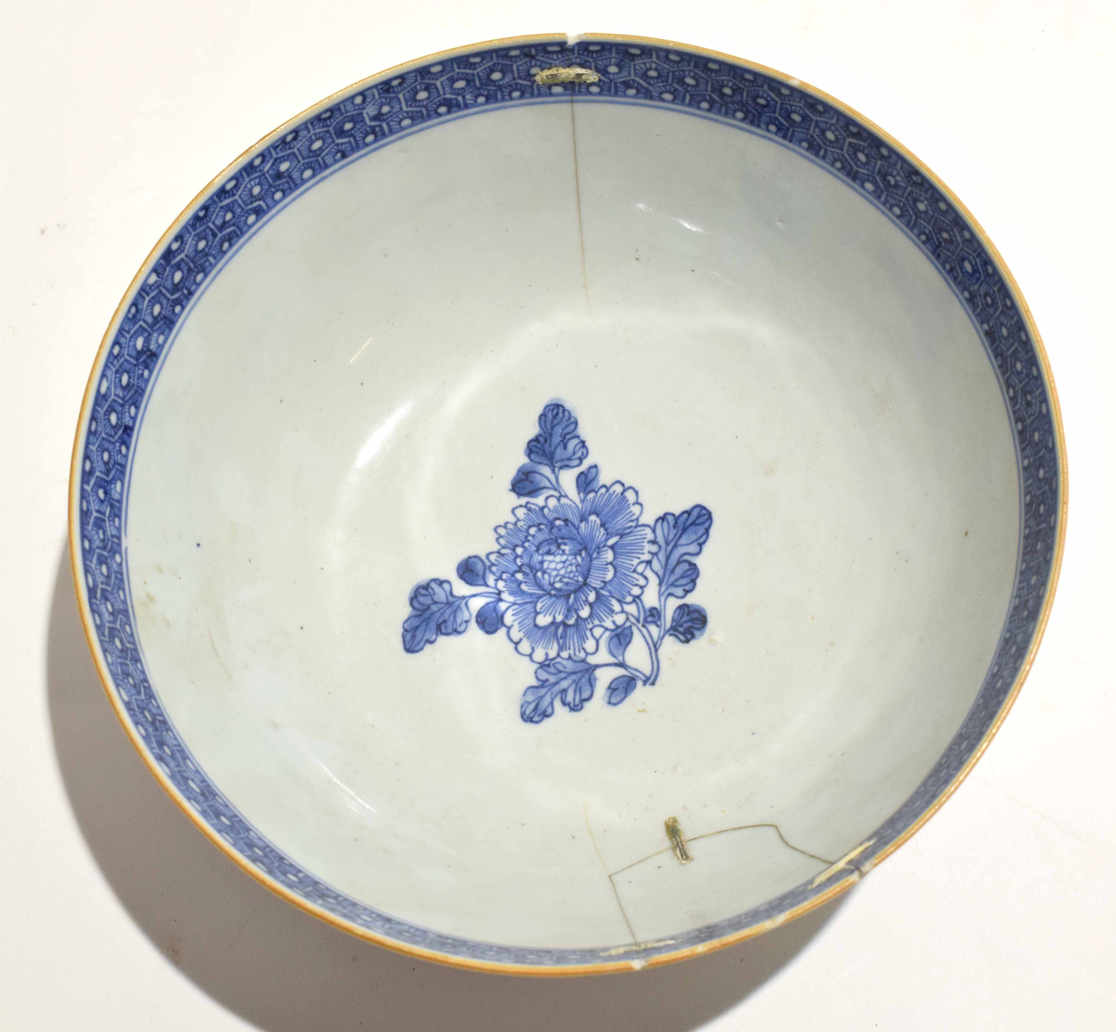 18th century Chinese porcelain bowl with blue and white design and flower spray to the interior, ( - Image 3 of 4