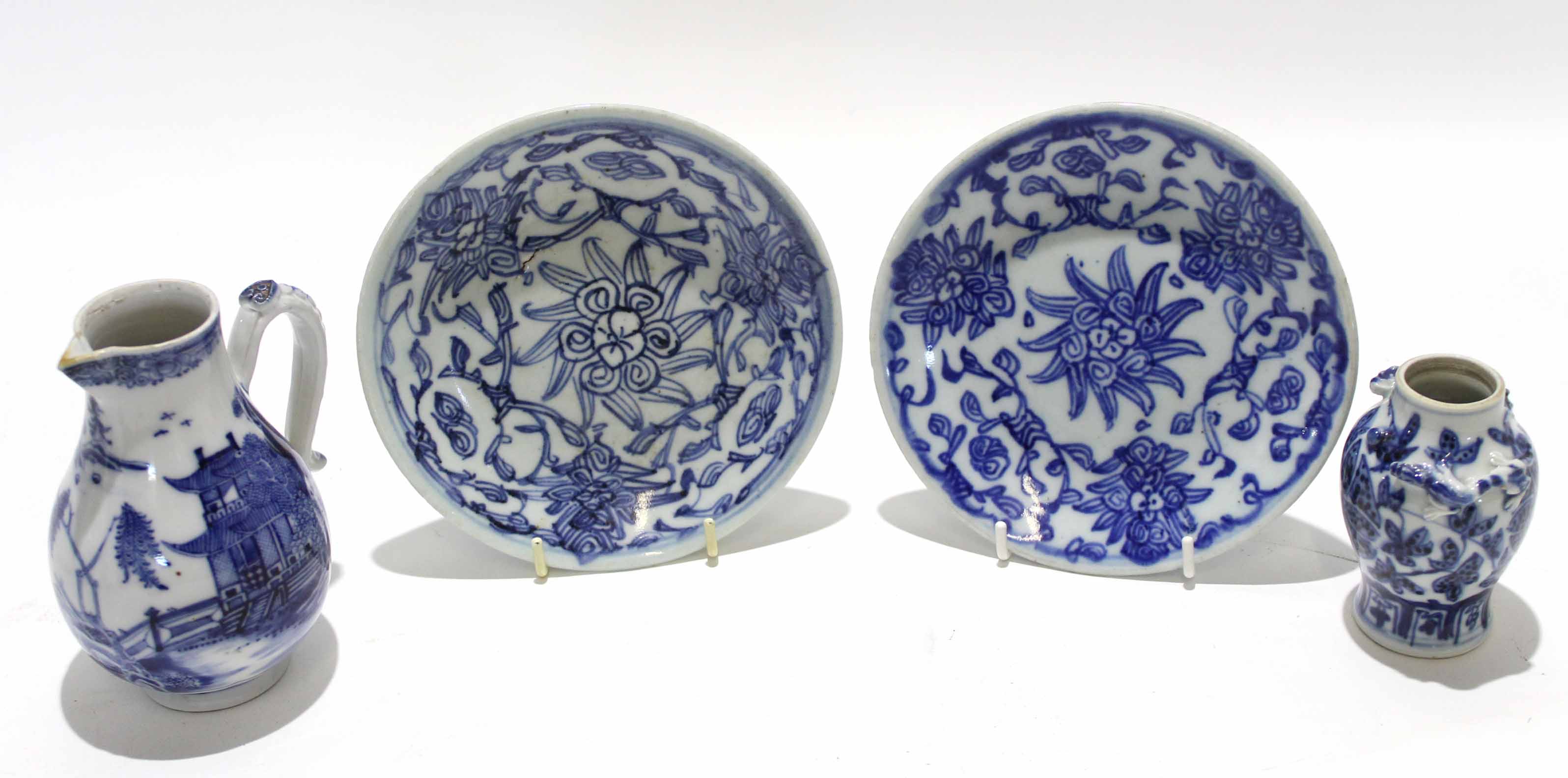 Group of Chinese porcelains comprising two small dishes, a small vase and a Chinese 18th century