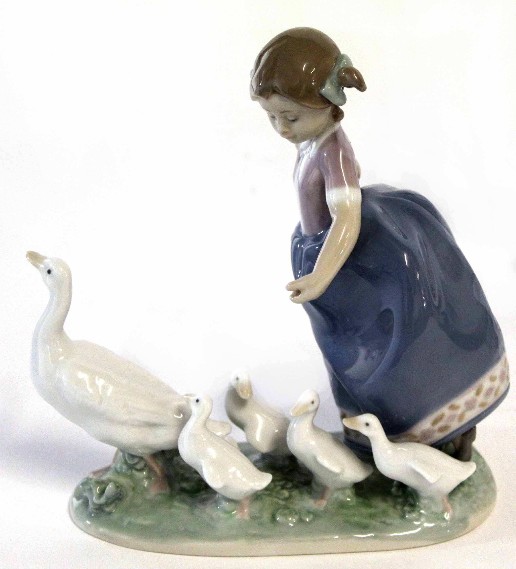 Group of Lladro figures in original boxes including Tierna, Nina Conduciendo, Nina Con Tarta and 3 - Image 2 of 14