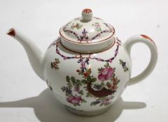 18th century Lowestoft porcelain tea pot and cover, decorated in polychrome in Curtis style with