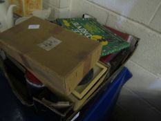 BOX CONTAINING MIXED VINTAGE CHILDREN'S GAMES