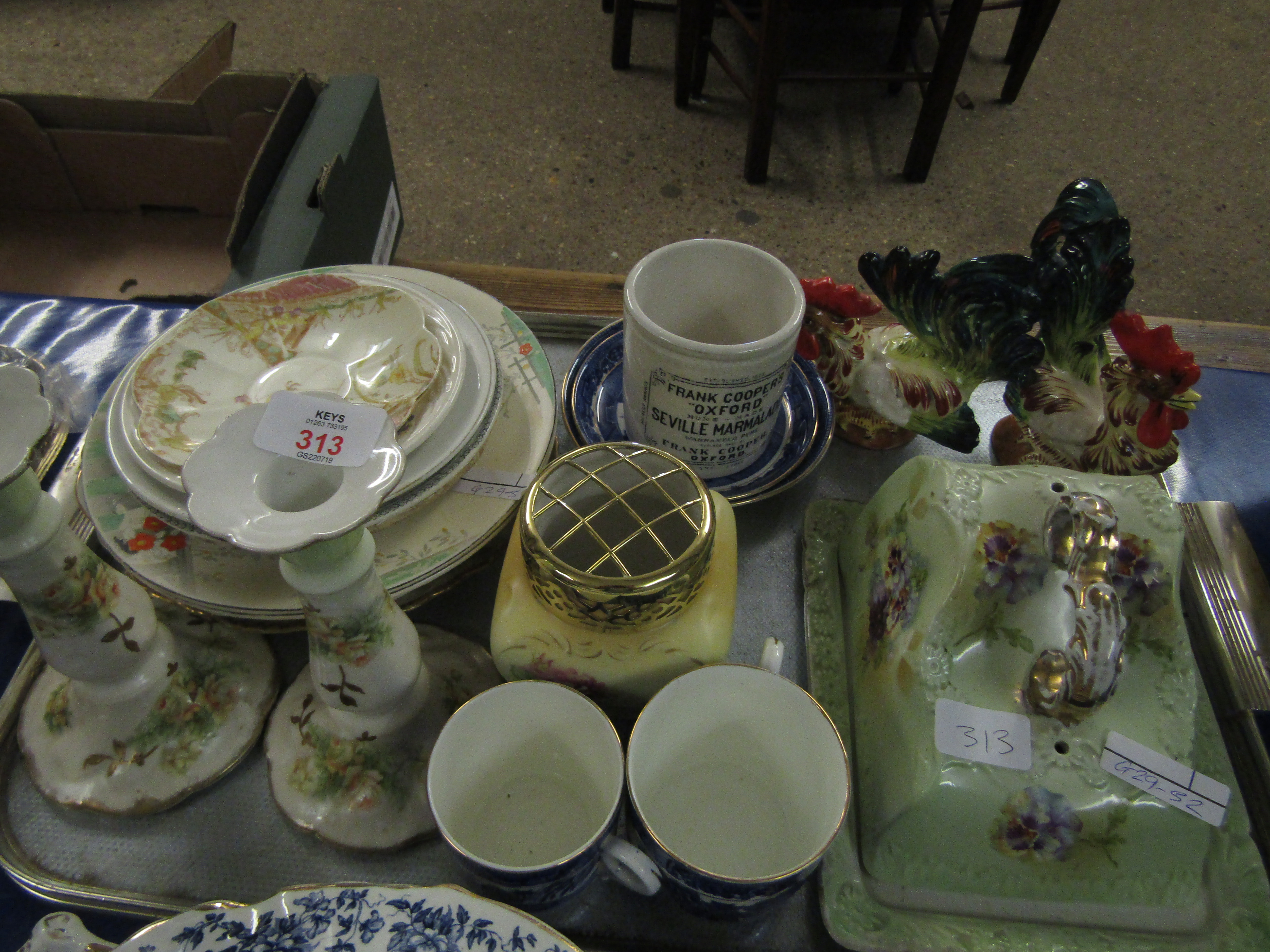 TRAY CONTAINING COCKLE ORNAMENTS, PLATES, BUTTER DISH ETC