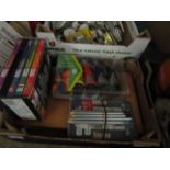 BOX CONTAINING MIXED ART COURSE DVDS, ARTIST'S EQUIPMENT, PAINTS, ACRYLICS ETC
