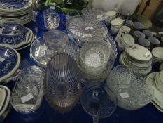 MIXED LOT OF PRESSED GLASS WARES, DISHES, CAKE STANDS, BOWLS ETC