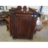 LATE 18TH/EARLY 19TH CENTURY OAK CORNER MOUNTED CUPBOARD WITH SINGLE PANELLED DOOR WITH REEDED