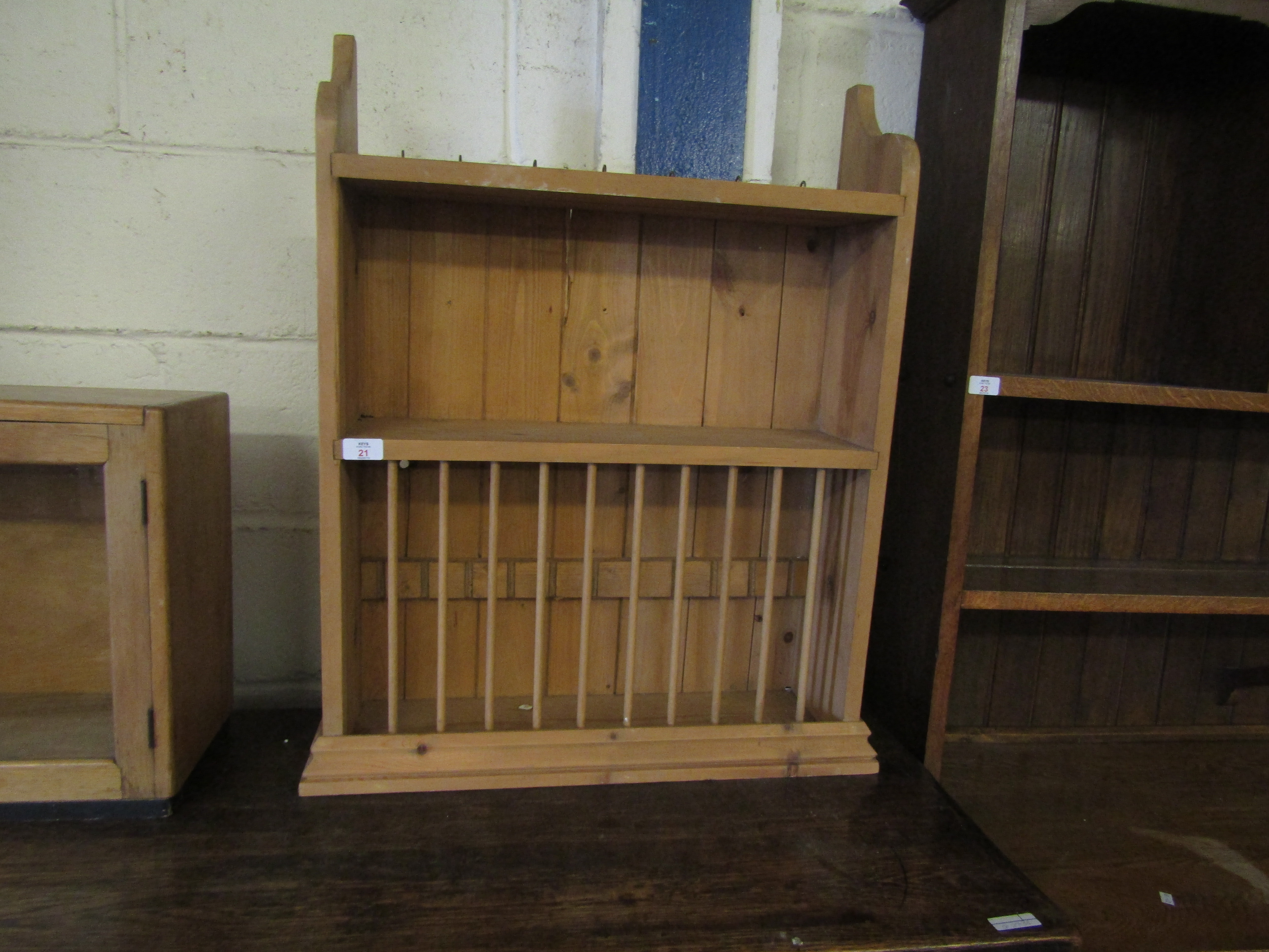 WALL MOUNTED PINE FRAMED PLATE RACK WITH OPEN SHELF
