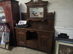 EDWARDIAN OAK MIRRORED BACK SIDEBOARD FITTED CENTRALLY WITH OPEN SHELF AND SINGLE DRAWER FLANKED