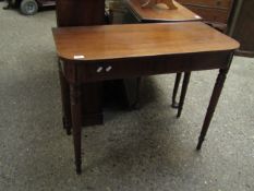 19TH CENTURY SIDE TABLE ON FOUR RING TURNED LEGS