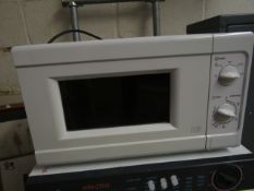 700W MICROWAVE