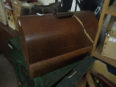 OAK CASED DOMED TOPPED SINGER SEWING MACHINE