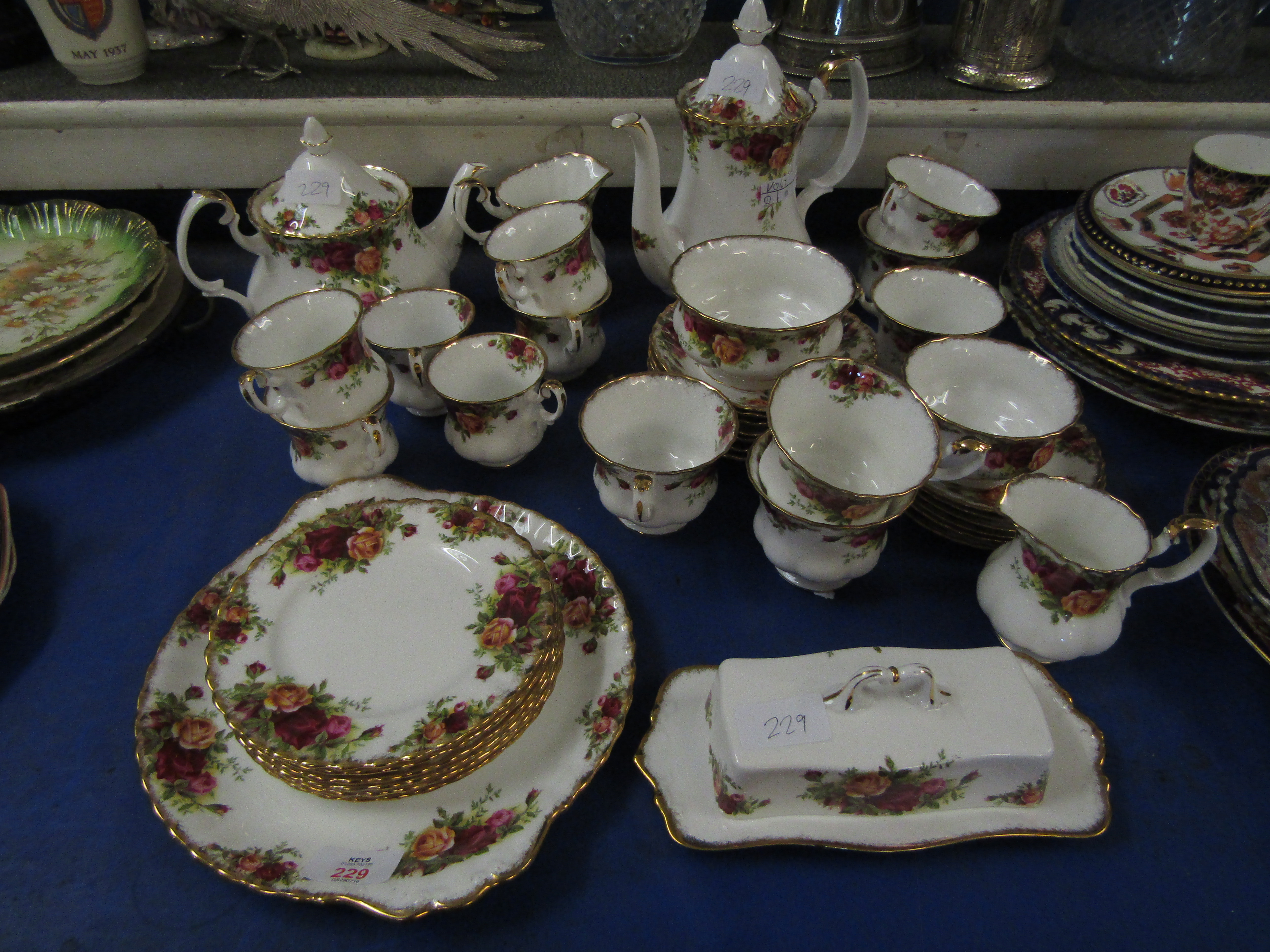 PART SET OF ROYAL ALBERT OLD COUNTRY ROSE TEA WARES TO INCLUDE TEA CUPS AND SAUCERS, SIDE PLATES ETC