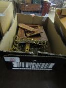 BOX CONTAINING MIXED EASEL BACKED MOTHER OF PEARL AND BRASS PICTURE FRAMES