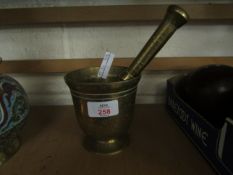 GOOD QUALITY BRONZE ETCHED PESTLE AND MORTAR
