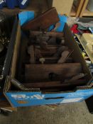 BOX CONTAINING VINTAGE MOULDING PLANES ETC