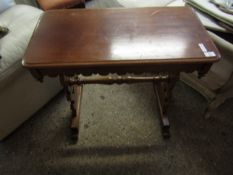 EDWARDIAN MAHOGANY RECTANGULAR SIDE TABLE WITH SHAPED PLANK ENDS AND TURNED COLUMN SUPPORT