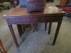 GEORGIAN MAHOGANY FOLD OVER TEA TABLE ON REEDED SQUARE LEGS