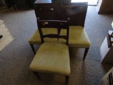 PAIR OF GEORGIAN MAHOGANY BAR BACK DINING CHAIRS WITH FLUTED FRONT LEGS TOGETHER WITH A FURTHER