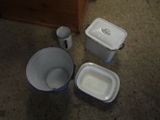 MODERN ENAMEL WARES TO INCLUDE A BREAD BIN, PAIL, JUG AND THREE VARYING SIZED PANS