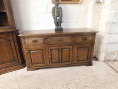 20TH CENTURY LOW SIDEBOARD, WIDTH APPROX 152CM