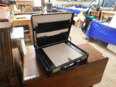 ATTACHE BRIEFCASE