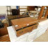 VINTAGE SUITCASE