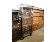 MID TO LATE 20TH CENTURY REPRODUCTION TESTER CABINET, WIDTH APPROX 61CM