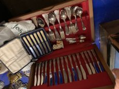 WOODEN CANTEEN OF KINGS PATTERN CUTLERY TOGETHER WITH A CASED SET OF BONE HANDLED BUTTER KNIVES ETC