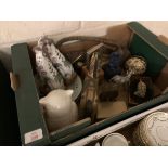 BOX CONTAINING VARIOUS CHINA AND WOODEN FIGURES