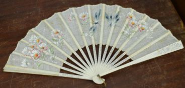 Oriental fan with cotton sections with floral decoration, 24cm long